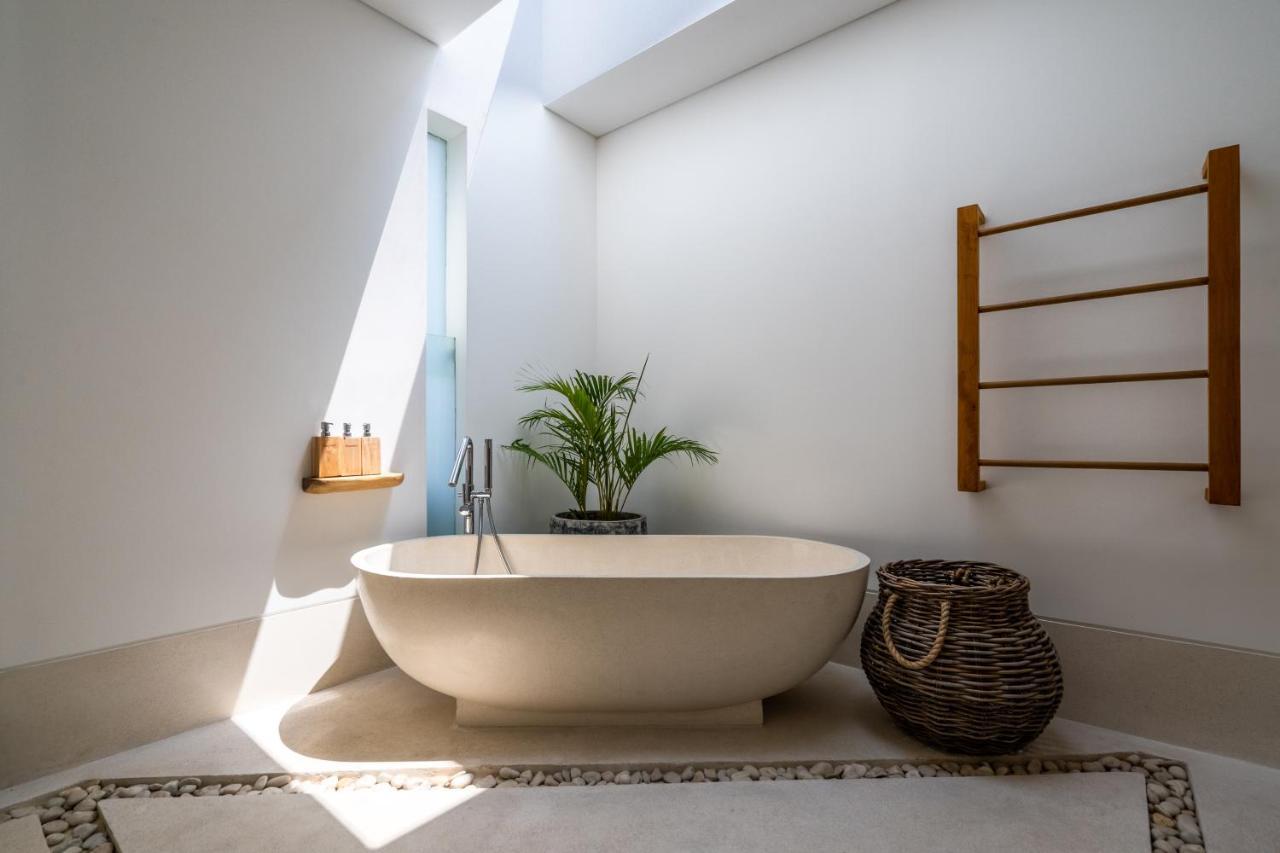 Flores Villa By Betterplace Canggu Exterior foto
